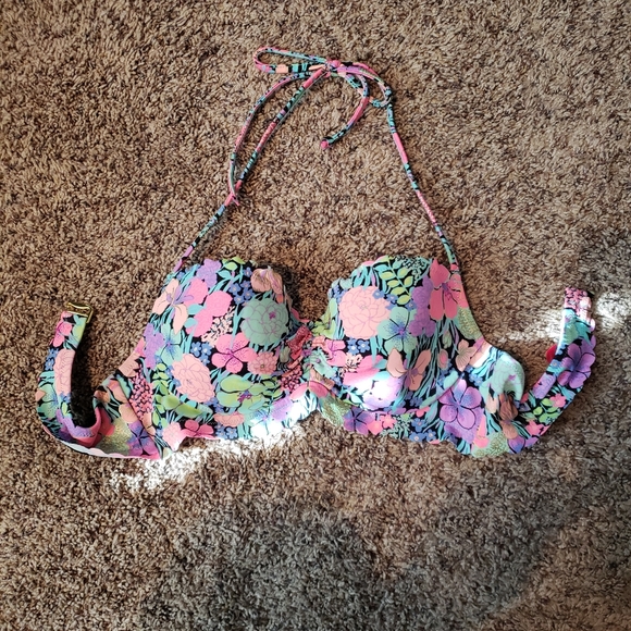 Victoria's Secret Other - Victoria secret padded bikini top 34b